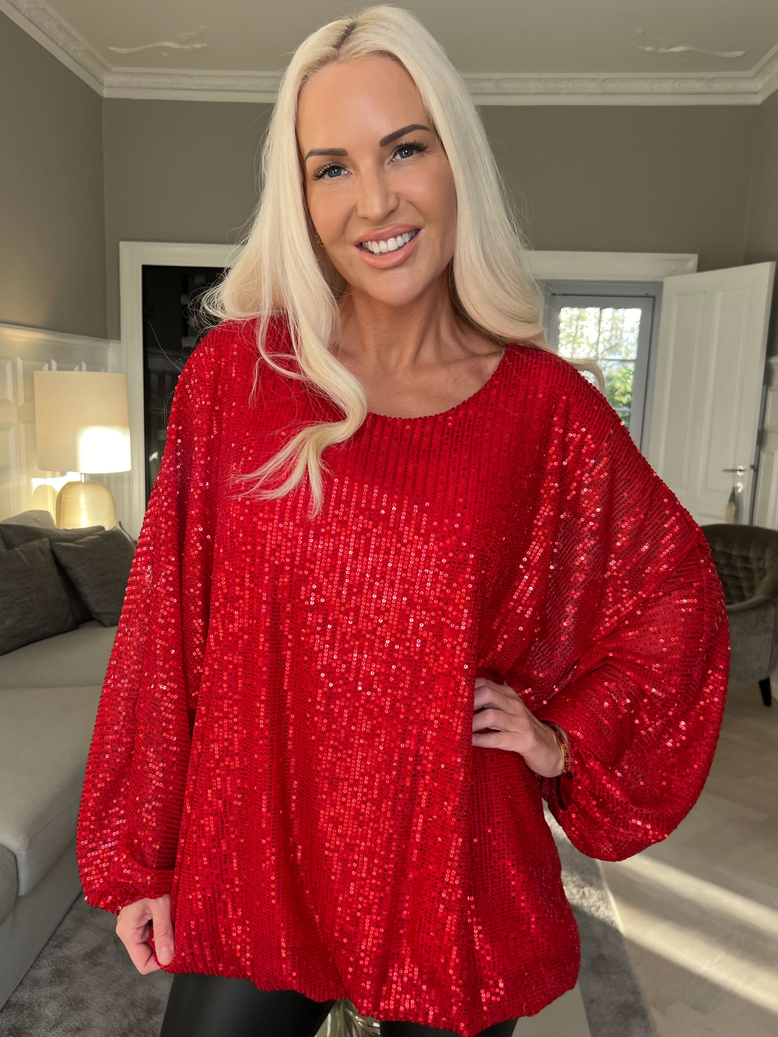 Destiny - Paljettblus med fladdermusärmar